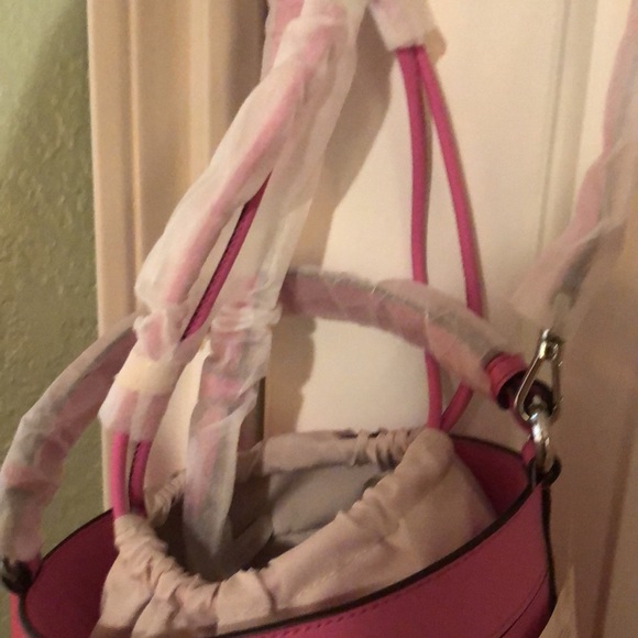 Kate Spade small bucket bag- brand new w/ tags - Picture 5 of 6
